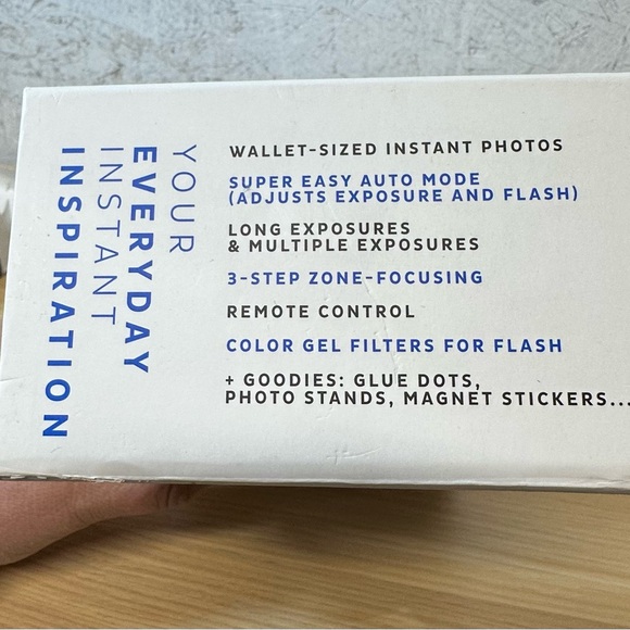 Lomography lomo instant Camera with film and accessories NIB - Picture 8 of 12